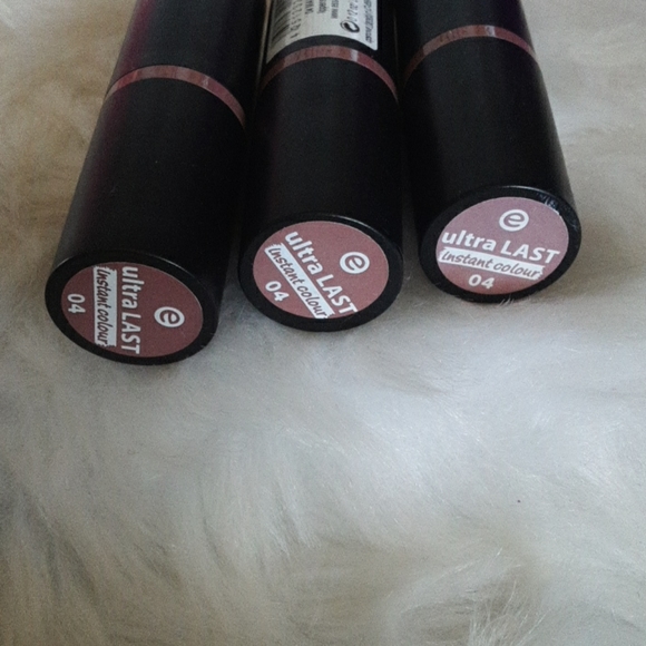 ESSENCE ULTRA LAST # 04 MAUVED IN LIPSTICK BUNDLE - Picture 3 of 5